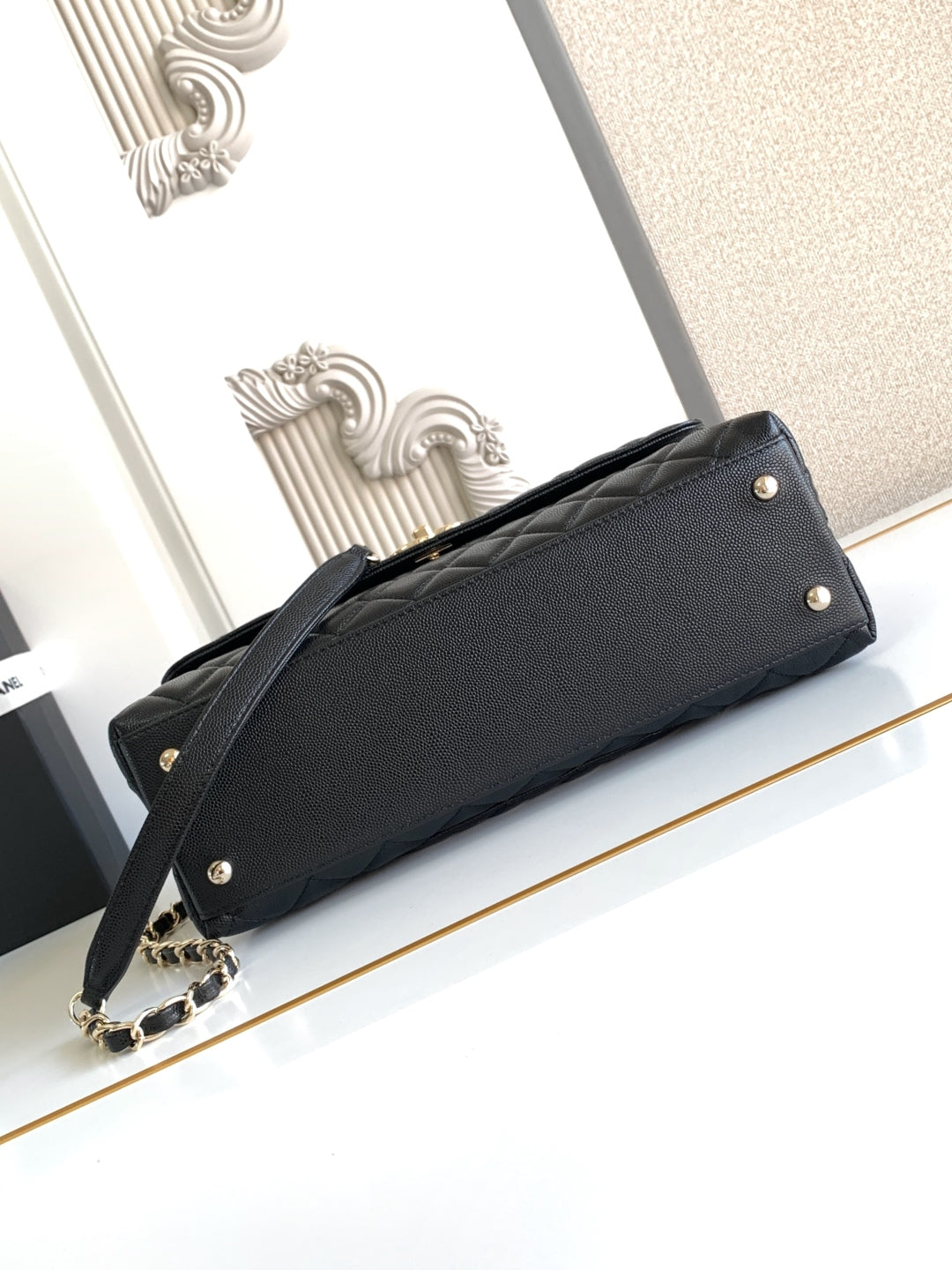 Chanel SSap bag with top handle, Lambskin, black — Fashion