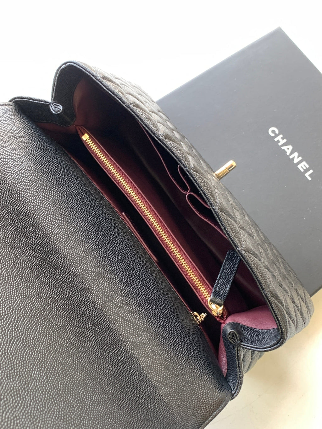 Chanel Flap bag with top handle, Lambskin, black — Fashion