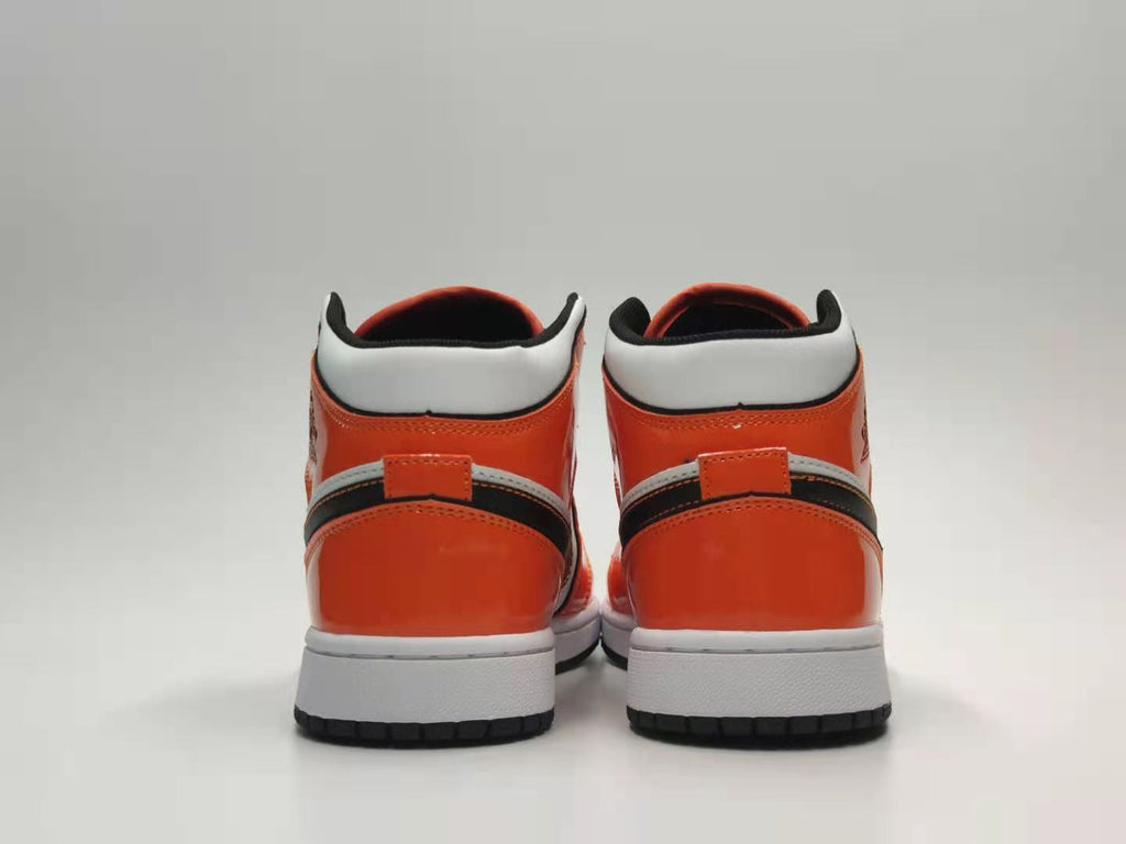 Air Jordan 1 Mid SE 'Turf Orange'